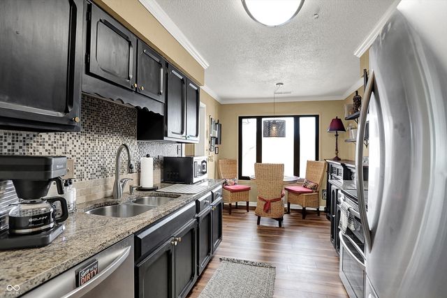 201 Bluffs Circle E, Noblesville, IN 46062