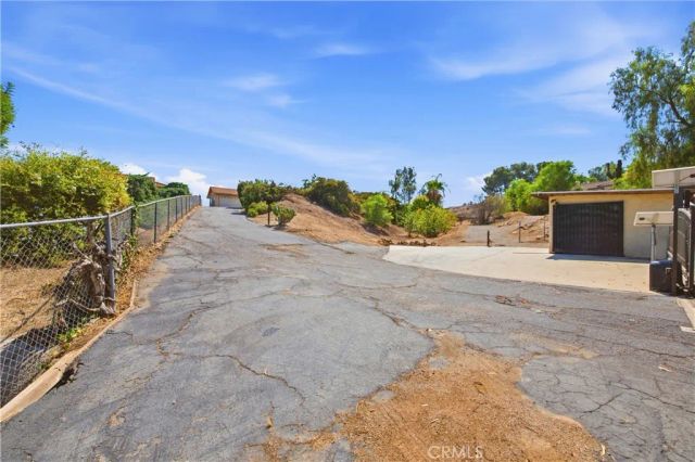 16800 Sendero Del Charro, Riverside, CA 92504