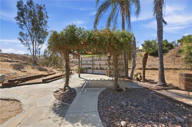 16800 Sendero Del Charro, Riverside, CA 92504