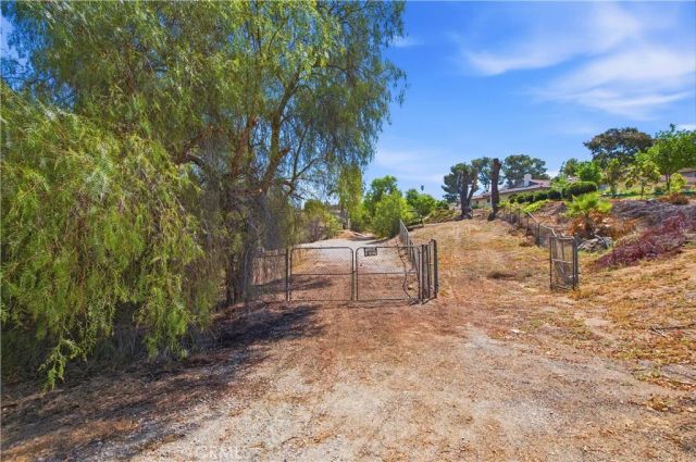 16800 Sendero Del Charro, Riverside, CA 92504