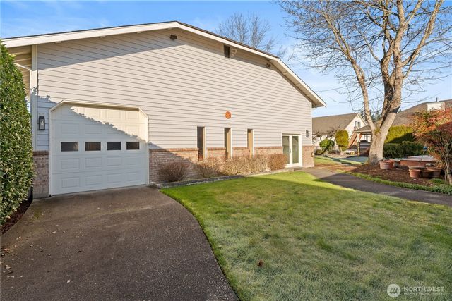 11243 Airpark Lane SE, Yelm, WA 98597