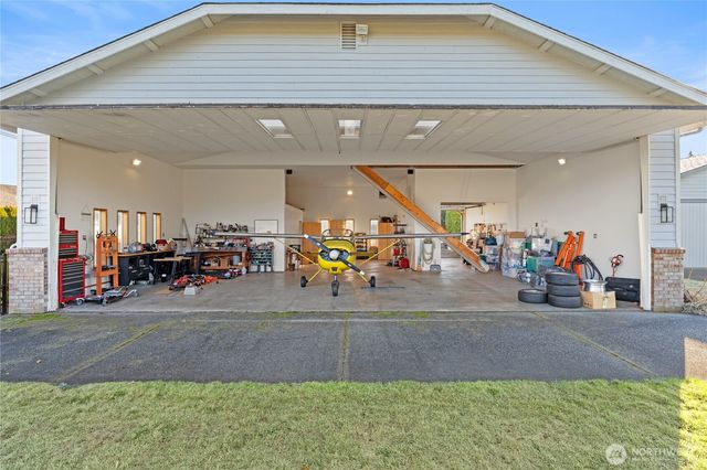 11243 Airpark Lane SE, Yelm, WA 98597