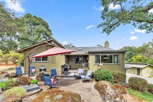 8885 Angeli Ln, Loomis, CA 95650