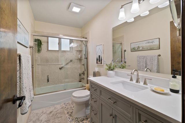 8885 Angeli Ln, Loomis, CA 95650