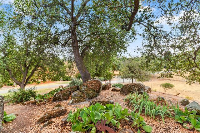 8885 Angeli Ln, Loomis, CA 95650