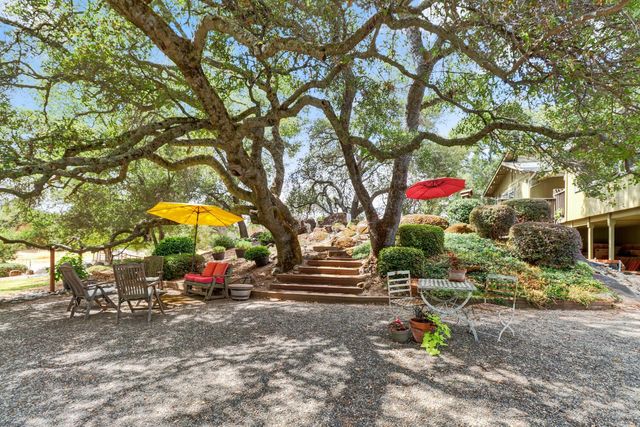 8885 Angeli Ln, Loomis, CA 95650