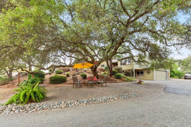 8885 Angeli Ln, Loomis, CA 95650