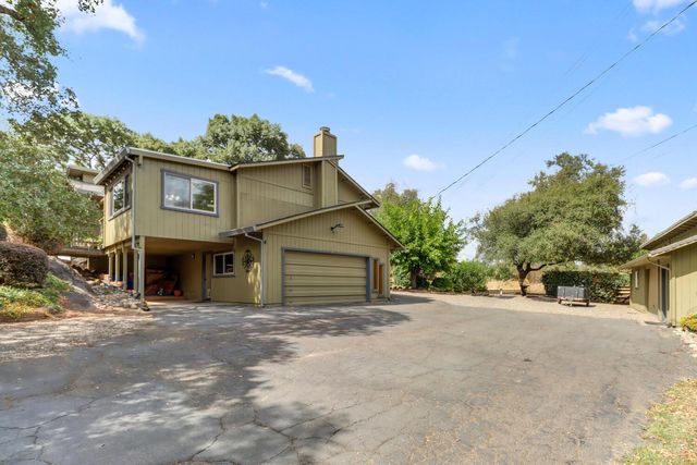 8885 Angeli Ln, Loomis, CA 95650