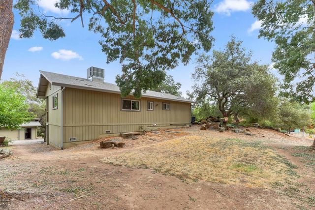 8885 Angeli Ln, Loomis, CA 95650