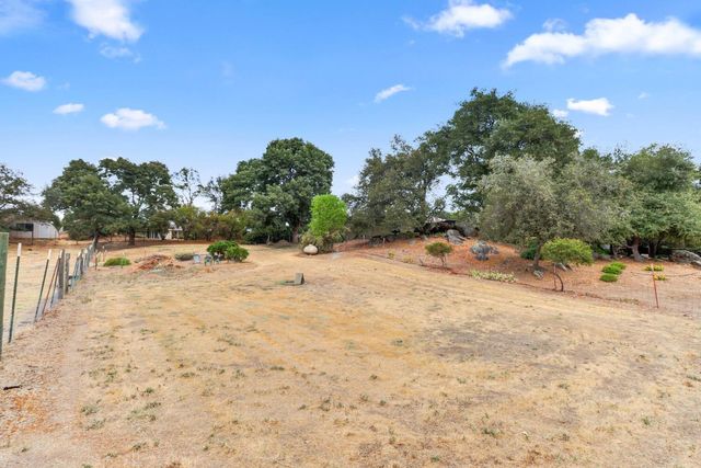 8885 Angeli Ln, Loomis, CA 95650