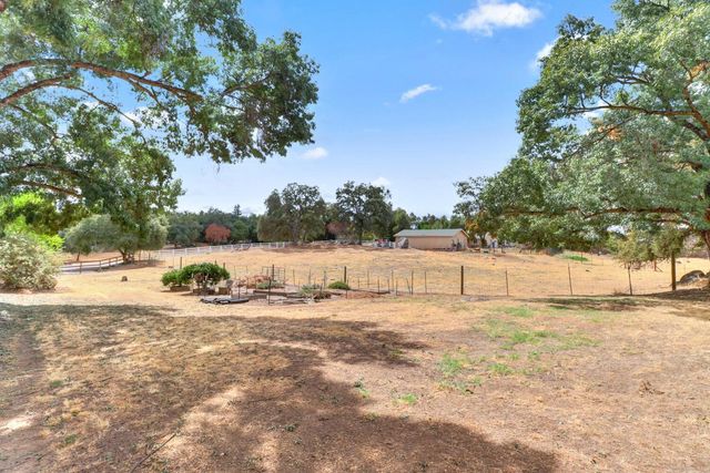 8885 Angeli Ln, Loomis, CA 95650