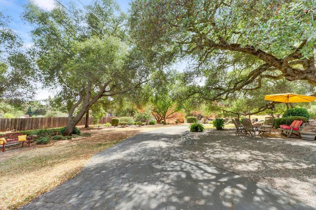 8885 Angeli Ln, Loomis, CA 95650