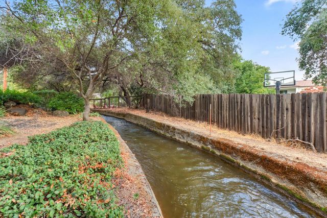 8885 Angeli Ln, Loomis, CA 95650