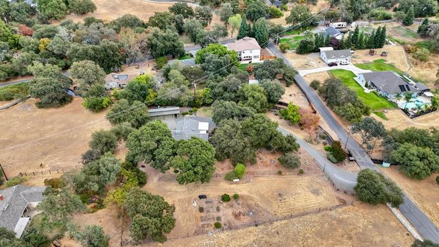 8885 Angeli Ln, Loomis, CA 95650