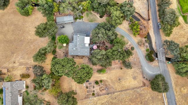 8885 Angeli Ln, Loomis, CA 95650