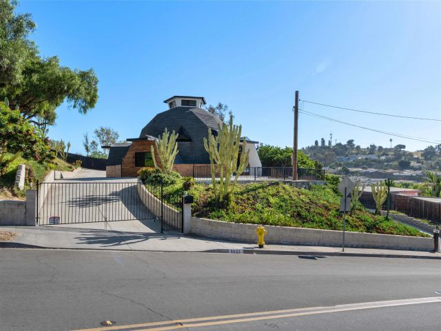 6937 Madrone, San Diego, CA 92114