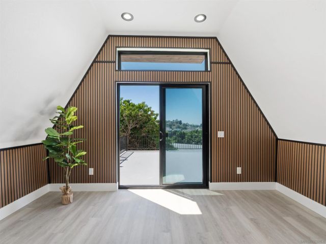 6937 Madrone, San Diego, CA 92114