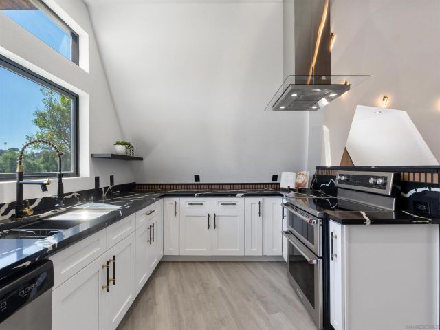 6937 Madrone, San Diego, CA 92114