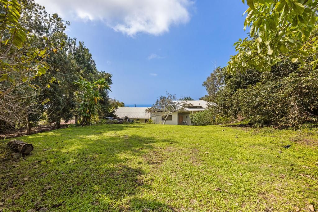 Image 1 of property listing at 89-1350 OLD MAMALAHOA HIGHWAY, Captain Cook, HI 96704