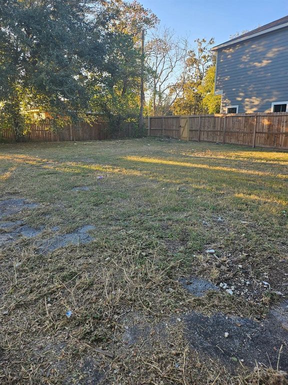 9244 Culver, Houston, TX 77051