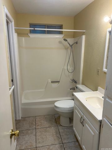 11009 VALLEY STAR DR, San Antonio, TX 78224