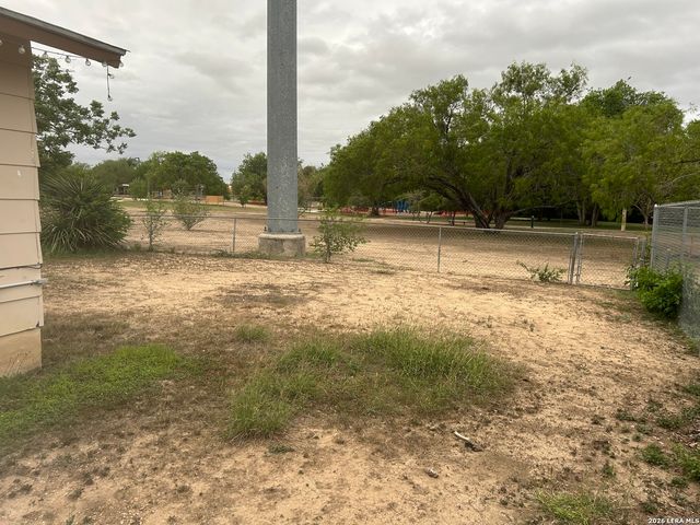 11009 VALLEY STAR DR, San Antonio, TX 78224