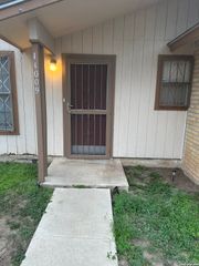 11009 VALLEY STAR DR, San Antonio, TX 78224