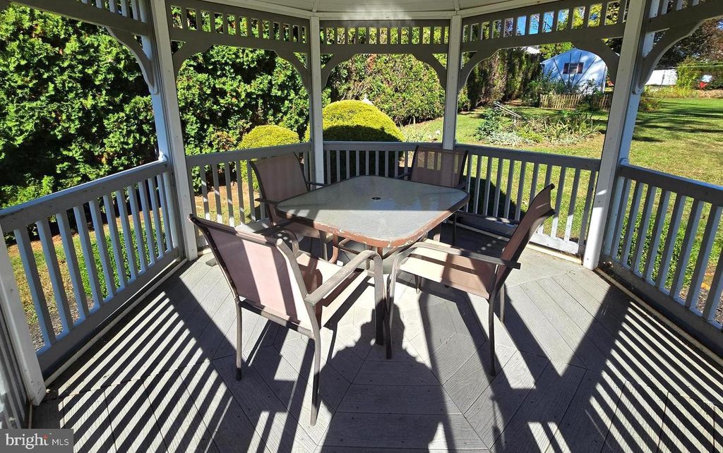 Image 36 of property listing at 1129 WHITNER RD, Reading, PA 19605