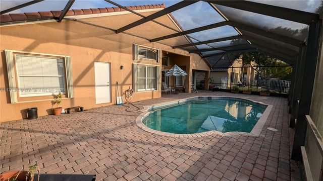 760 SW 190th Ave, Pembroke Pines, FL 33029