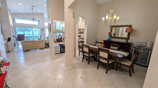 760 SW 190th Ave, Pembroke Pines, FL 33029