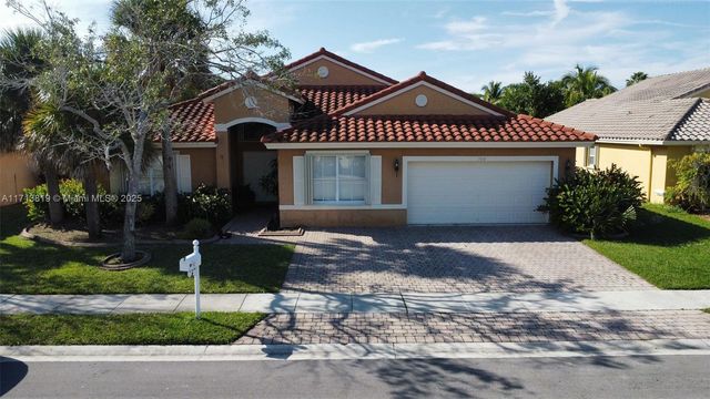 760 SW 190th Ave, Pembroke Pines, FL 33029
