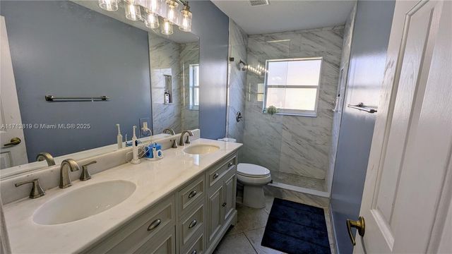 760 SW 190th Ave, Pembroke Pines, FL 33029