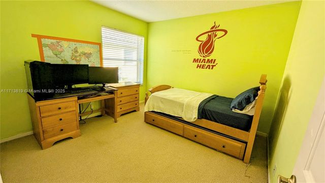 760 SW 190th Ave, Pembroke Pines, FL 33029