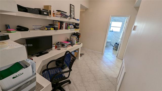 760 SW 190th Ave, Pembroke Pines, FL 33029