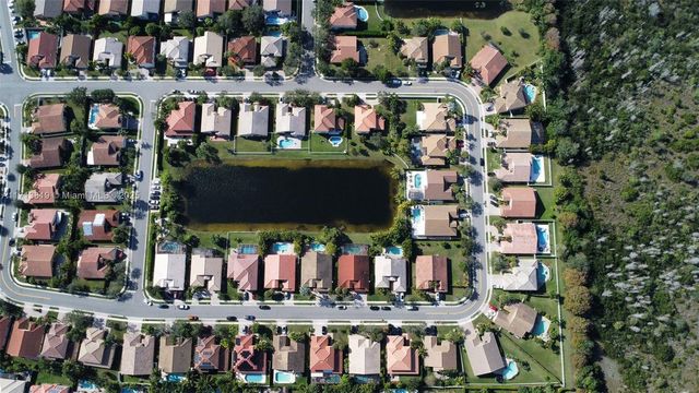 760 SW 190th Ave, Pembroke Pines, FL 33029