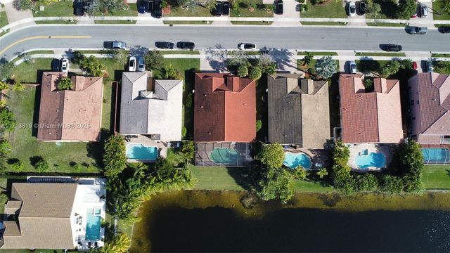 760 SW 190th Ave, Pembroke Pines, FL 33029