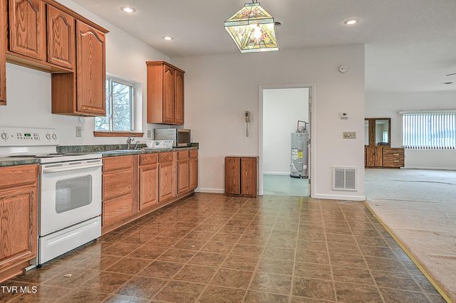 2536 Old Stagecoach Road, Jonesborough, TN 37659