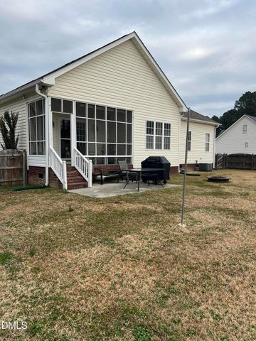 7 Edgewater Drive, Smithfield, NC 27577