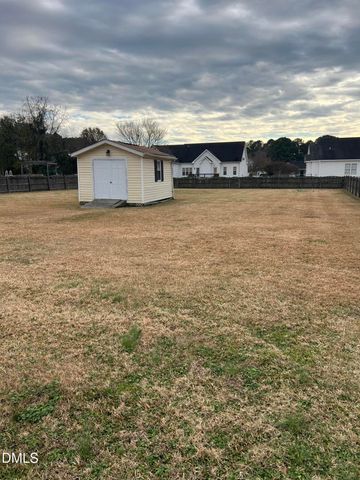 7 Edgewater Drive, Smithfield, NC 27577