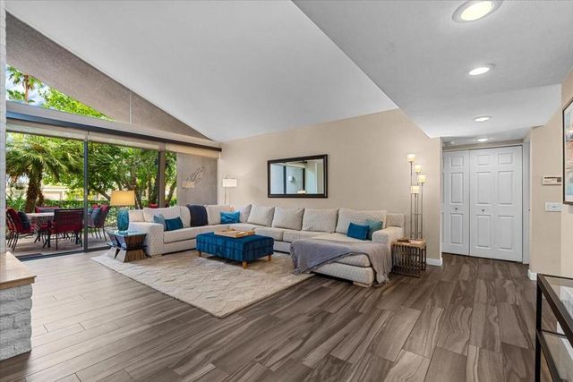 73721 Club Circle 412, Palm Desert, CA 92260