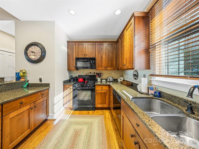 298 Hedgewood Drive, Tuckasegee, NC 28783