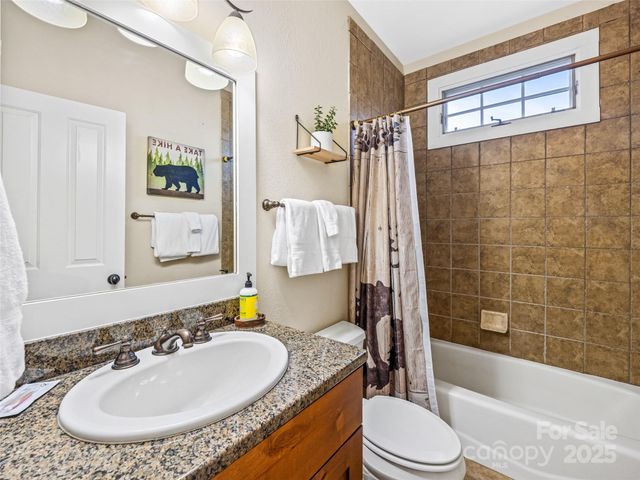 298 Hedgewood Drive, Tuckasegee, NC 28783