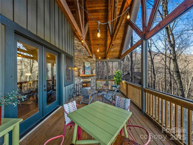 298 Hedgewood Drive, Tuckasegee, NC 28783