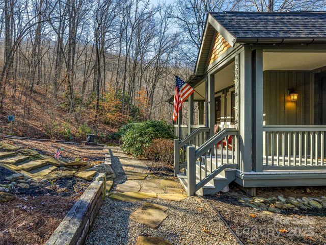 298 Hedgewood Drive, Tuckasegee, NC 28783