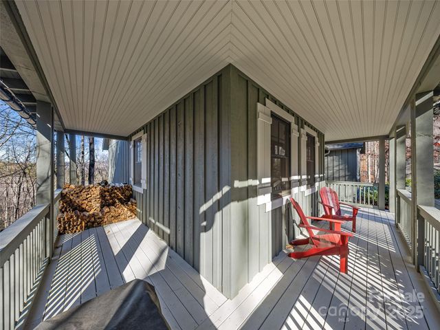 298 Hedgewood Drive, Tuckasegee, NC 28783