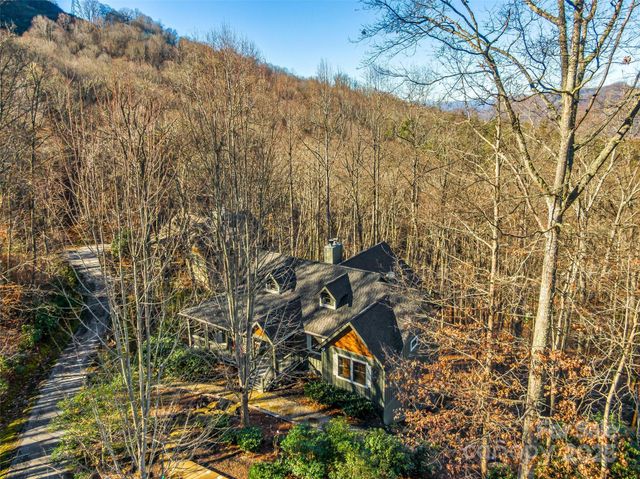 298 Hedgewood Drive, Tuckasegee, NC 28783