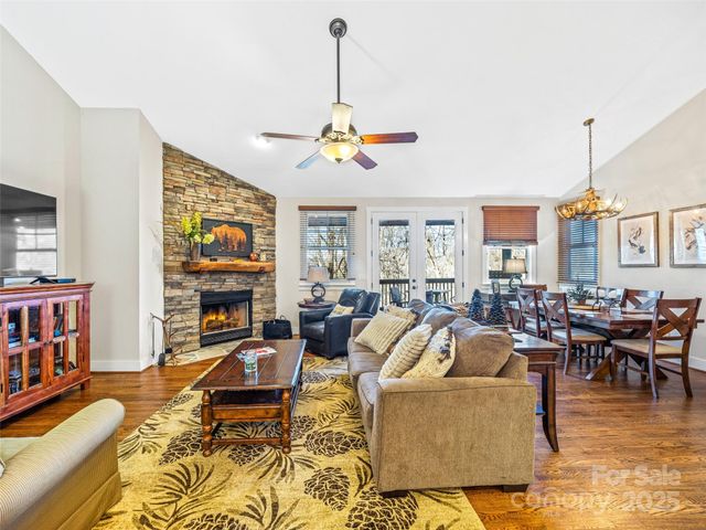 298 Hedgewood Drive, Tuckasegee, NC 28783