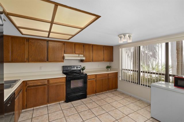 4821 PURITAN CIRCLE 104, Tampa, FL 33617