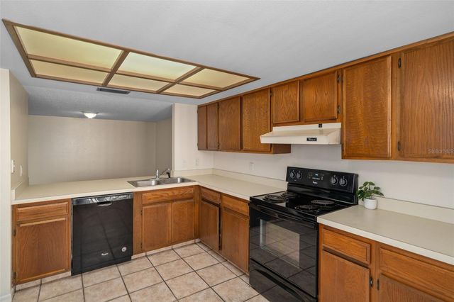 4821 PURITAN CIRCLE 104, Tampa, FL 33617