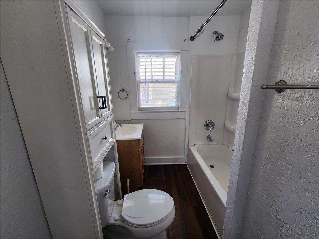 Image 15 of property listing at 1001 POWELL STREET, Plant City, FL 33563